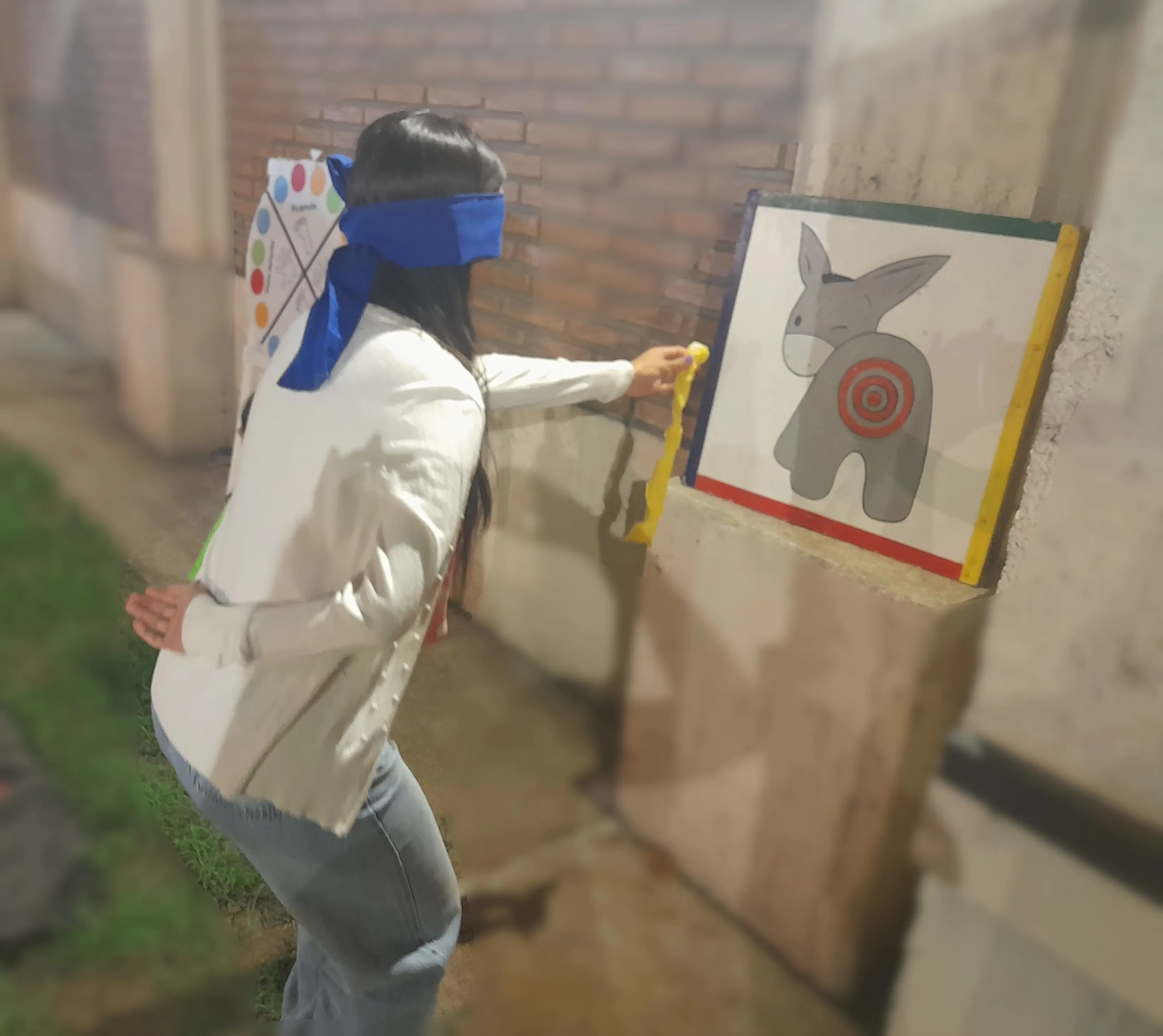 Imagen Pon la cola al burro